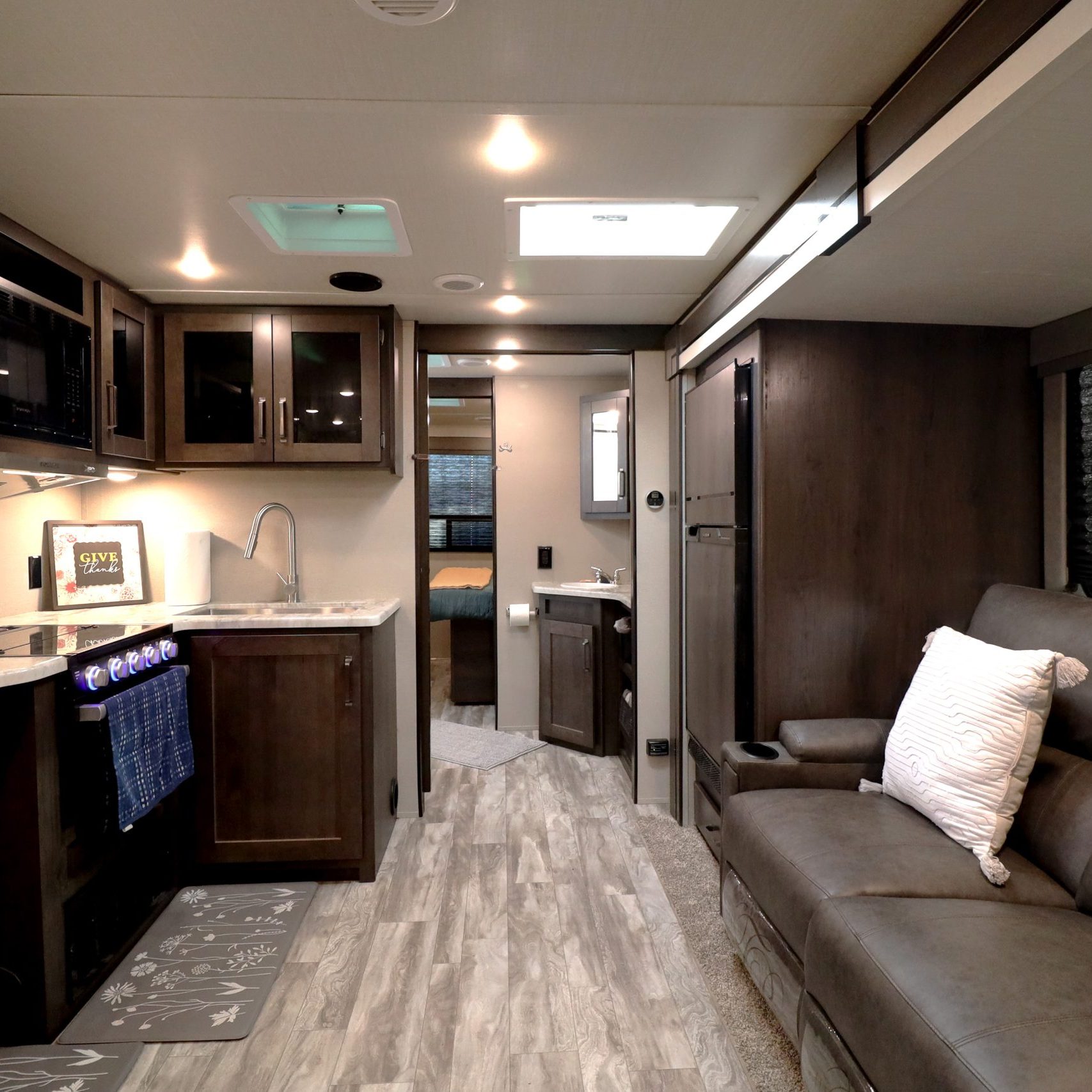 2022-Grand-Design-Transcend-XPLOR-251BH-Loyal. Presented by Stone-Mountain-RV-&-Camper-Rentals! We are excited to work with you! Reach us at http://StoneMountainRVs.com