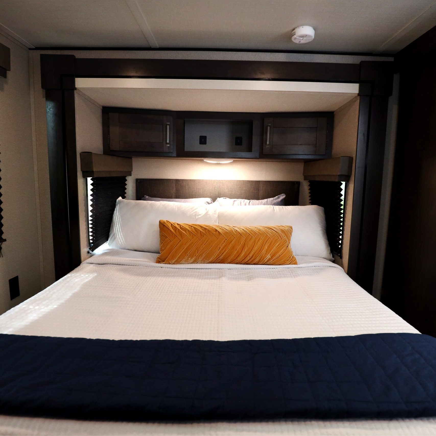 2022-Grand-Design-Transcend-XPLOR-251BH-Loyal. Presented by Stone-Mountain-RV-&-Camper-Rentals! We are excited to work with you! Reach us at http://StoneMountainRVs.com