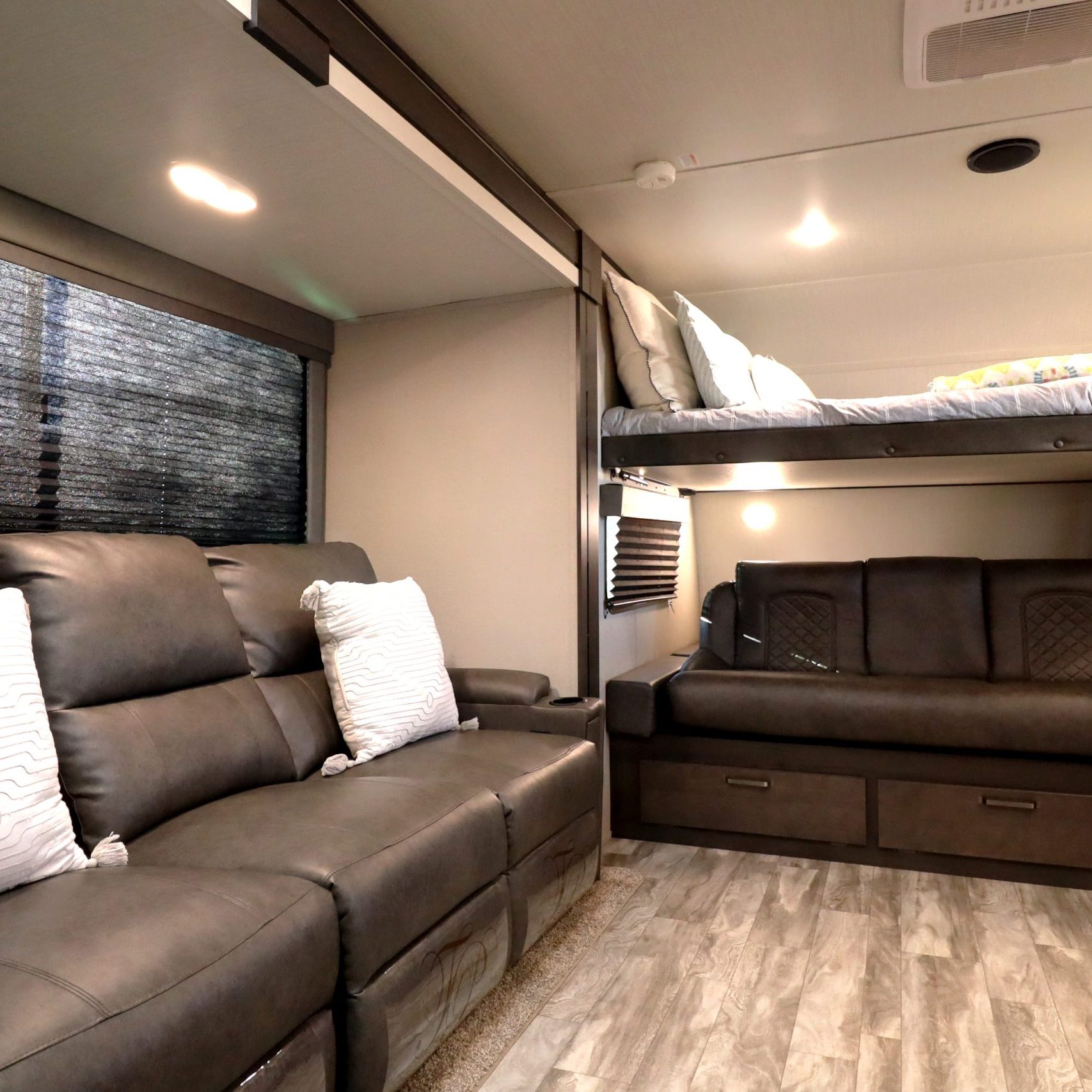 2022-Grand-Design-Transcend-XPLOR-251BH-Loyal. Presented by Stone-Mountain-RV-&-Camper-Rentals! We are excited to work with you! Reach us at http://StoneMountainRVs.com